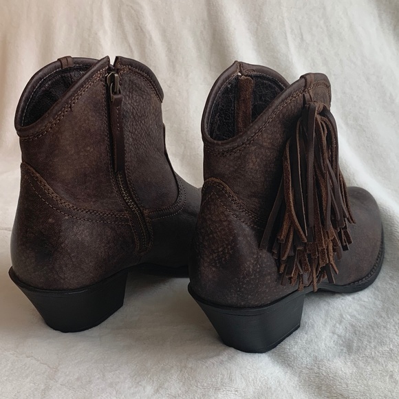 SOLD.  ARIAT Duchess Women's Tack Room Round Toe - Picture 3 of 11